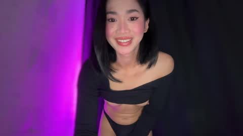 Snapshot of heather_creamycum24 chatting on 22, 4, 2026 imani rowe online show from 22, 4, 2026