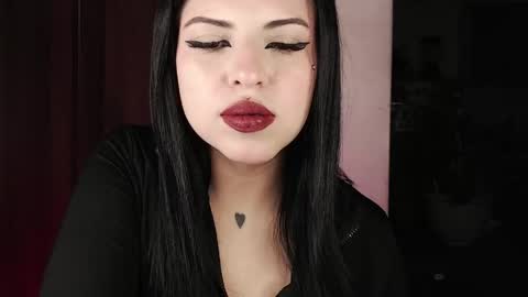 Snapshot of heatherdemonzx_ chatting on 29, 5, 2026 HEATHER DEMONZX Please help me to reach 100 thumbs up online show from 29, 5, 2026