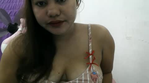 heavenlyeyes69 online show from 12, 4, 2026