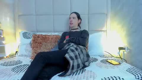 Snapshot of hecate1_ chatting on 4, 2, 2026 Keira Hecate online show from 4, 2, 2026