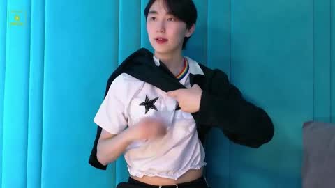 HEEJIN online show from 22, 9, 2025