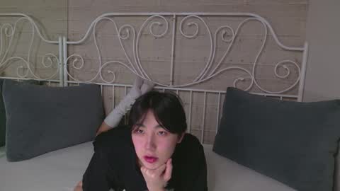 HEEJIN online show from 17, 10, 2025