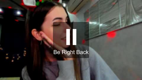 Snapshot of heileymeow chatting on 24, 12, 2024 Heiley online show from 24, 12, 2024