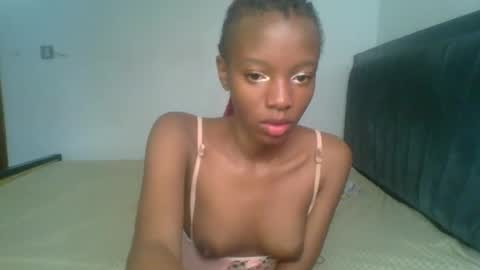 Snapshot of heilybunny chatting on 7, 4, 2026 heilybunny online show from 7, 4, 2026