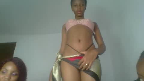 Snapshot of heilybunny chatting on 27, 4, 2026 heilybunny online show from 27, 4, 2026