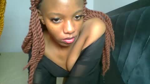 Snapshot of heilybunny chatting on 12, 5, 2026 heilybunny online show from 12, 5, 2026