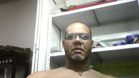 Snapshot of heistt chatting on 14, 10, 2025 Heist Stein online show from 14, 10, 2025