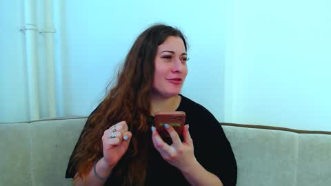 helen_adams_ online show from 5, 1, 2025