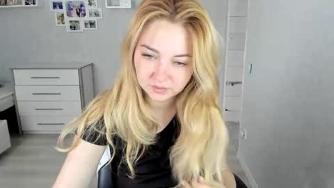 Snapshot of helen_angel_girl chatting on 10, 5, 2026 Helen sven online show from 10, 5, 2026