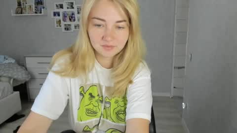 Snapshot of helen_angel_girl chatting on 22, 7, 2026 Helen sven online show from 22, 7, 2026