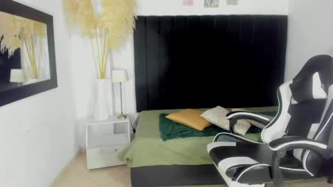 Snapshot of helena_copper chatting on 19, 5, 2026 HELENA COPPER online show from 19, 5, 2026