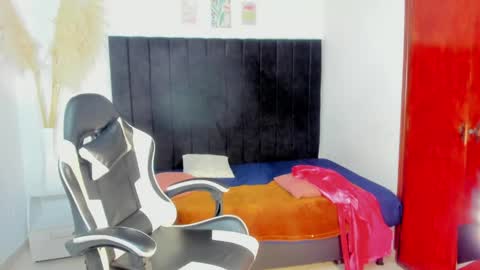 Snapshot of helena_copper chatting on 24, 5, 2026 HELENA COPPER online show from 24, 5, 2026
