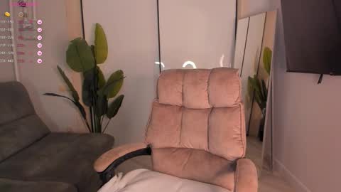 Snapshot of helena_lorente chatting on 18, 10, 2025 Helen online show from 18, 10, 2025