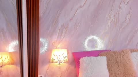 Helena Santos  online show from 12, 2, 2026