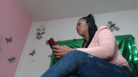 Snapshot of helenahotwet chatting on 21, 12, 2025 helenahotwet online show from 21, 12, 2025