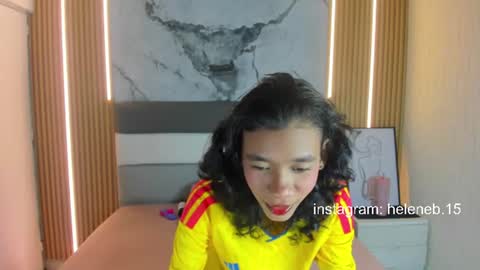Snapshot of helenebird chatting on 17, 6, 2026 online show from 17, 6, 2026