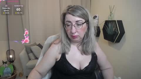 helenenigma online show from 26, 3, 2026