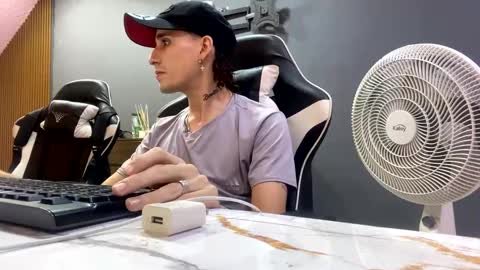 Snapshot of hell_boy66 chatting on 14, 1, 2025 Eros online show from 14, 1, 2025