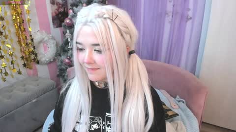 Laura online show from 4, 12, 2024