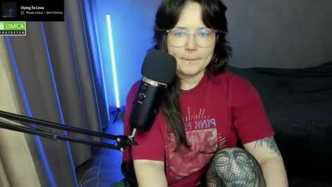 Red online show from 10, 11, 2025