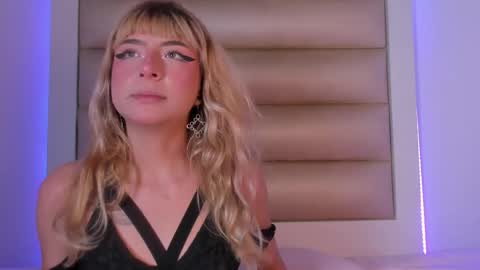 Snapshot of hellen__smith_ chatting on 22, 4, 2026 hellen__smith_ online show from 22, 4, 2026