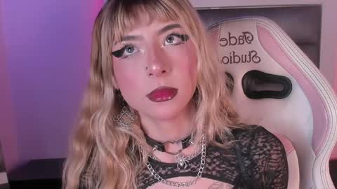 Snapshot of hellen__smith_ chatting on 21, 5, 2026 hellen__smith_ online show from 21, 5, 2026