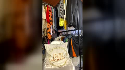 hellen     online show from 5, 4, 2026