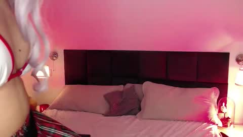 Snapshot of hellenroyy chatting on 2, 2, 2026 hellenroyy online show from 2, 2, 2026