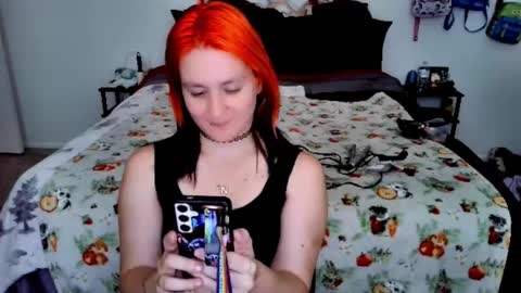Snapshot of hellienadesroser chatting on 29, 9, 2025 HellienaDesroser online show from 29, 9, 2025