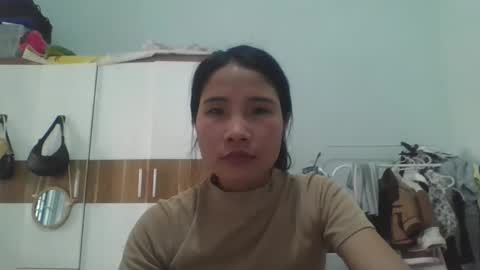 Snapshot of hello_mie chatting on 6, 4, 2026 hello_mie online show from 6, 4, 2026