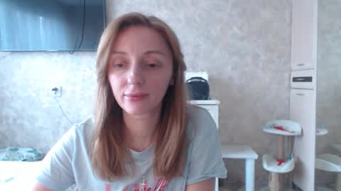 Snapshot of hellokittykaty chatting on 7, 4, 2026 Victory online show from 7, 4, 2026