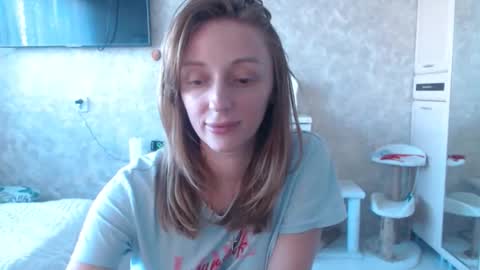 Snapshot of hellokittykaty chatting on 9, 4, 2026 Victory online show from 9, 4, 2026