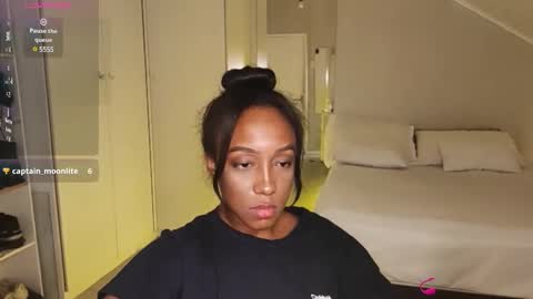 Snapshot of hellsd97 chatting on 30, 12, 2024 hellsd97 online show from 30, 12, 2024