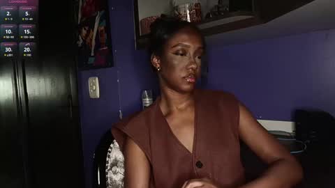 Snapshot of hellsd97 chatting on 25, 10, 2025 hellsd97 online show from 25, 10, 2025