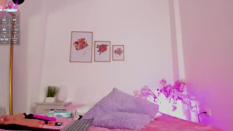 Snapshot of hellzel_moon chatting on 18, 11, 2025 Hellzel online show from 18, 11, 2025