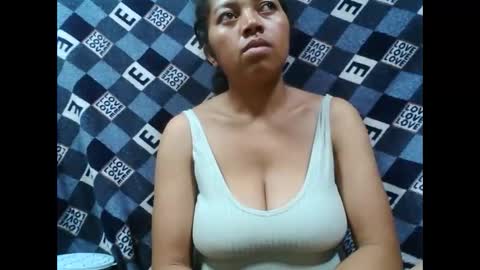 Snapshot of henitsaldy chatting on 18, 9, 2025 henitsaldy online show from 18, 9, 2025