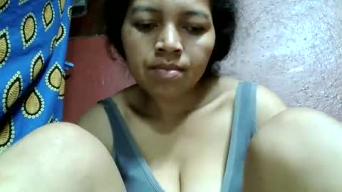 Snapshot of henitsaldy chatting on 4, 10, 2025 henitsaldy online show from 4, 10, 2025