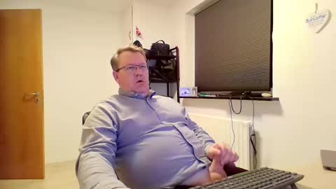 henrikrp1971 online show from 25, 2, 2025