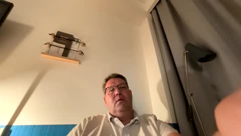 henrikrp1971 online show from 2, 4, 2026