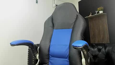 henrydouglas online show from 17, 4, 2026