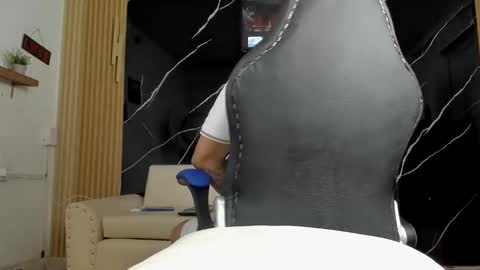 henrydouglas online show from 27, 4, 2026