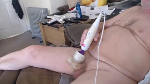 Snapshot of henryjxxx chatting on 25, 4, 2026 henryjxxx online show from 25, 4, 2026