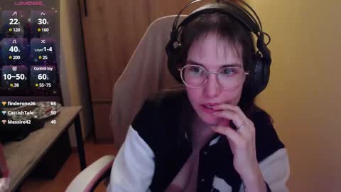 Snapshot of heraluna_ chatting on 14, 12, 2024 HeraLuna  online show from 14, 12, 2024