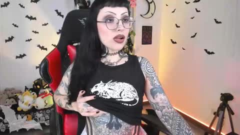 Snapshot of herinfernalmajesty chatting on 5, 2, 2026 Marie online show from 5, 2, 2026