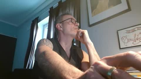 hering76 online show from 4, 3, 2026