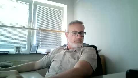 Snapshot of hering76 chatting on 26, 5, 2026 hering76 online show from 26, 5, 2026