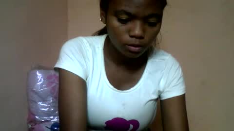 Snapshot of herisse01 chatting on 8, 6, 2026 herisse01 online show from 8, 6, 2026