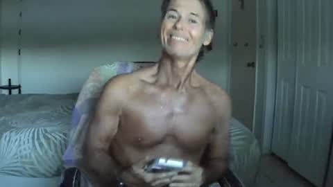 Snapshot of hewes1 chatting on 25, 2, 2026 hewes1 online show from 25, 2, 2026