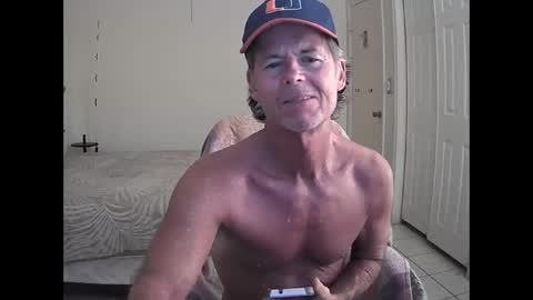 Snapshot of hewes1 chatting on 23, 3, 2026 hewes1 online show from 23, 3, 2026