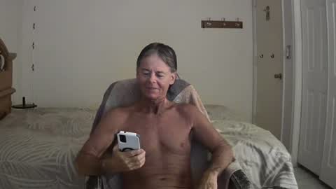 Snapshot of hewes1 chatting on 31, 7, 2026 hewes1 online show from 31, 7, 2026